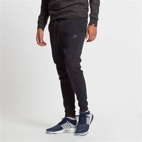 nike schwarze schmale funktionsjogginghose aus fleece 805162 010|Nike Sportswear JGGR TECH FLEECE .